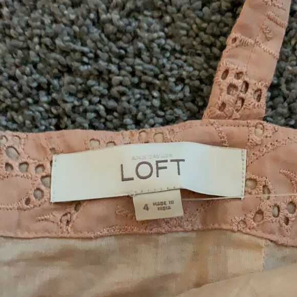 NWT Loft eyelet dress. Size 4 - Picture 4 of 6